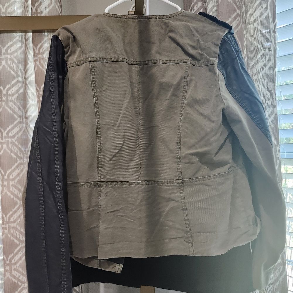 Jacket - Picture 3 of 8